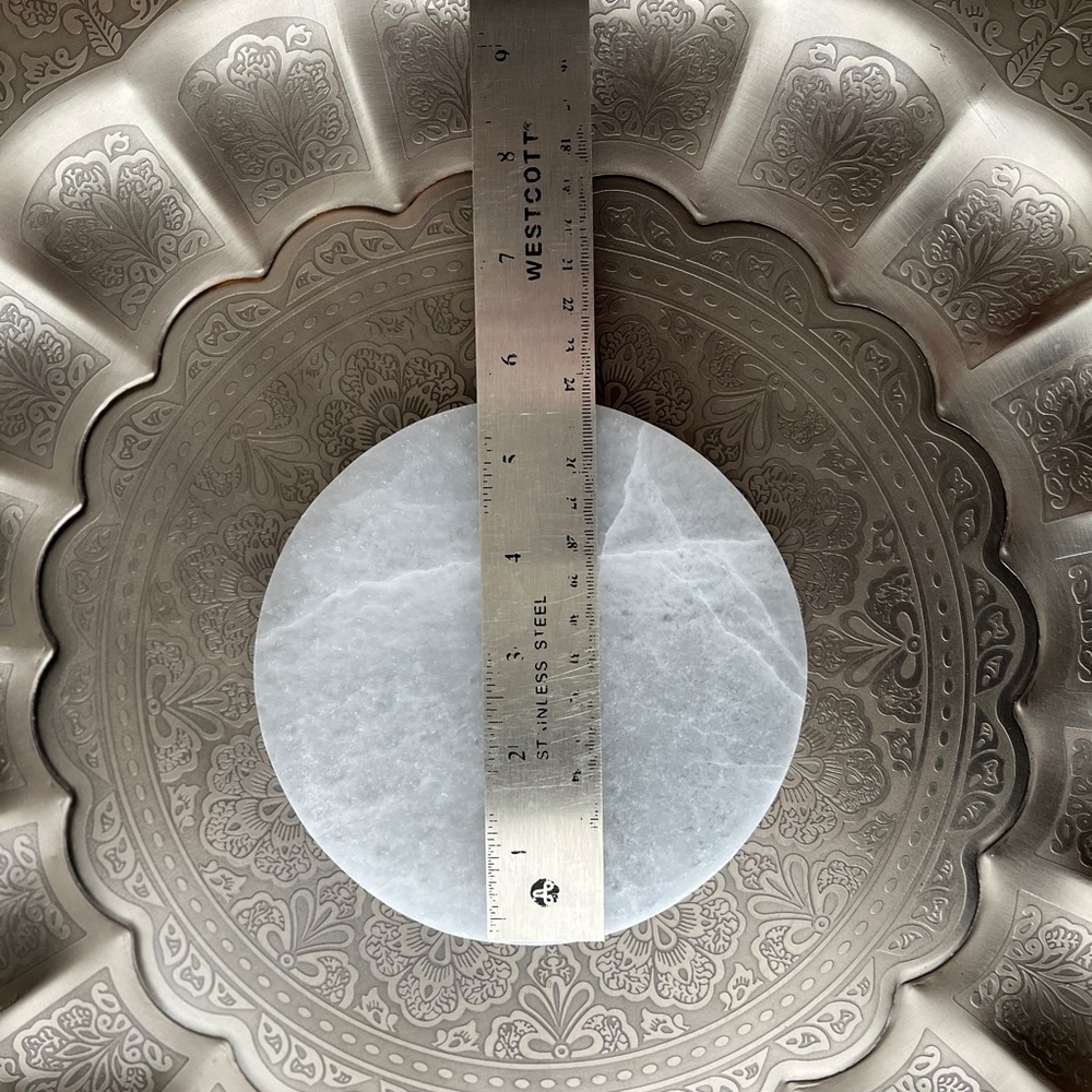 Large selenite charger - Picture 2 of 7